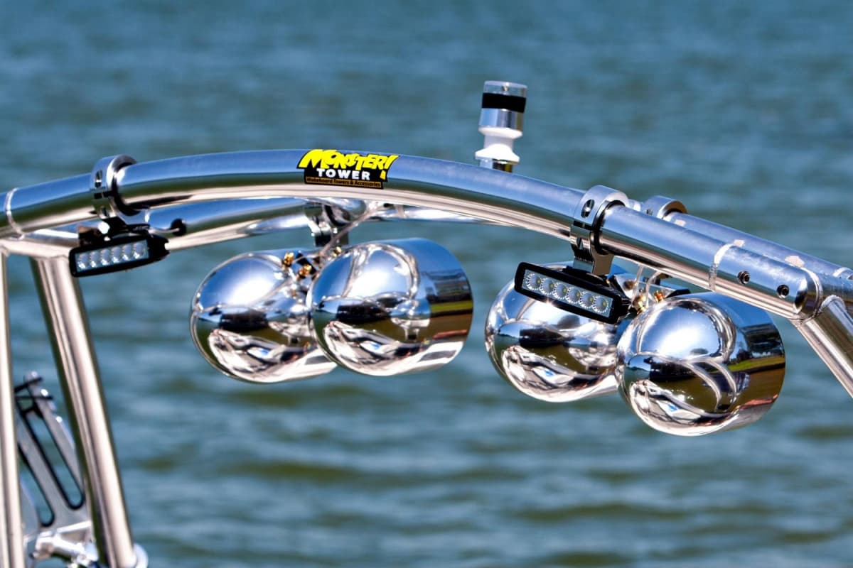 Komplet 2 reflektorów LED do wieży wakeboardowej Komplet 2 reflektorów LED do wieży wakeboardowej