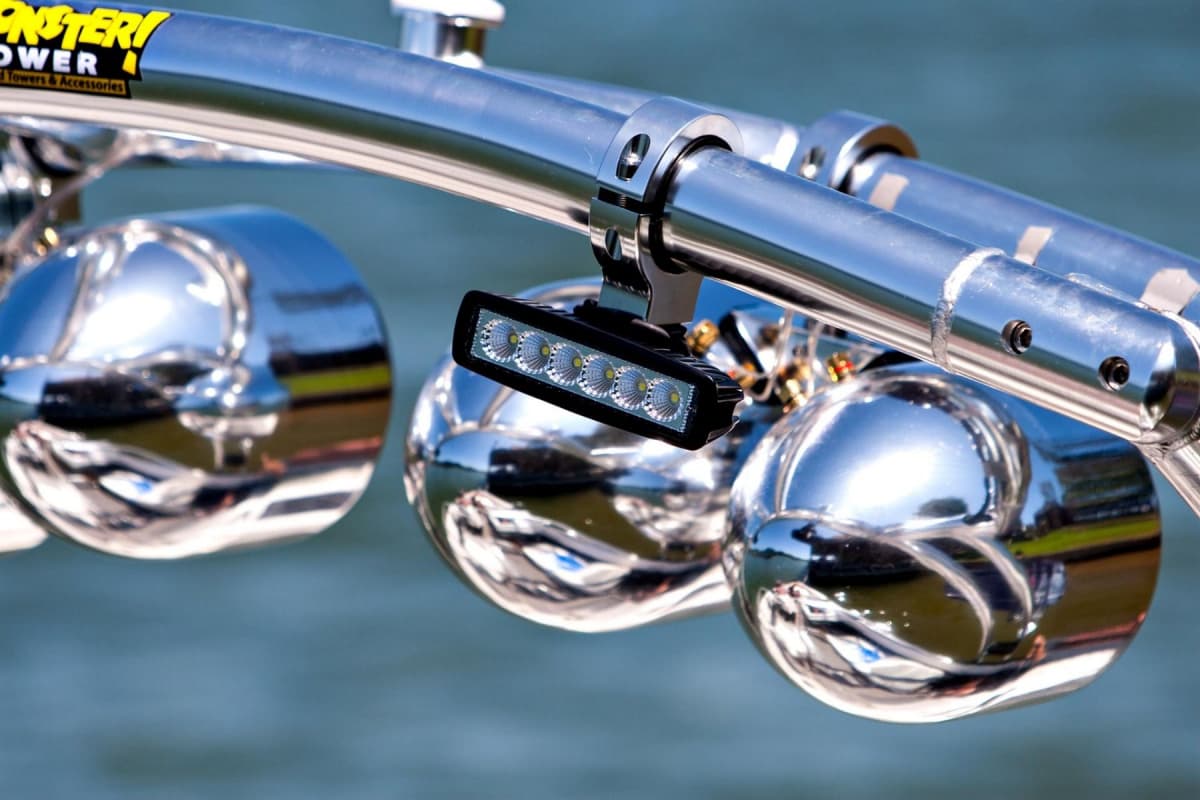 Komplet 2 reflektorów LED do wieży wakeboardowej Komplet 2 reflektorów LED do wieży wakeboardowej